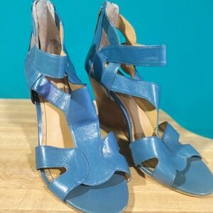 Nine West size 8 teal blue wedge sandal